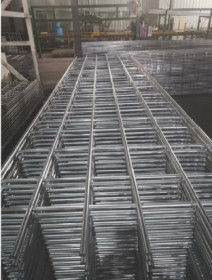 โรงงาน Hwashi IBC Grid สายการผลิตกรอบกรง IBC เครื่องล็อคกรอบกรง IBC