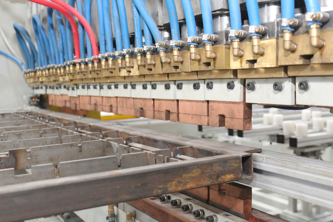 Hwashi Wire Mesh การผลิต เครื่องปั่นชั้นวางไฟฟ้าอัตโนมัติสําหรับชั้นวางของซุปเปอร์มาร์เก็ต